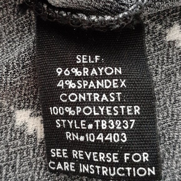 Black blouse with arrow print - Picture 3 of 4